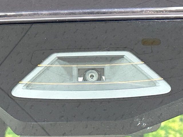 【スズキ　セーフティサポート】走行中に前方の車両等を認識し、衝突しそうな時は警報とブレーキで衝突回避と被害軽減をアシスト。より安全にドライブをお楽しみいただけます。
