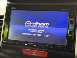 【純正ナビ】人気の純正ナビを装備。オーディオ機能も充実しており、Bluetooth接続すればお持ちのスマホやMP3プレイヤーの音楽を再生可能！毎日の運転がさらに楽しくなります！！