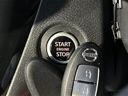 【スマートキー（エンジンスタートストップスイッチ）】スマートキー（電子キー）を持っていれば、スイッチを押すだけでエンジンをかけることができます！