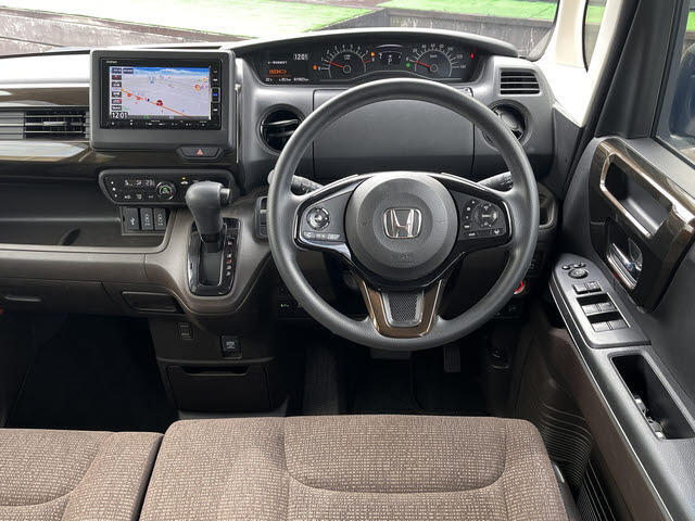 サービス工場完備でアフターも安心♪　資格を持った優秀なメカニックがまごころ込めて整備致します！！安心してカーライフをお楽しみ下さい♪　車検も安い！！安心♪のチューブ北本店にお任せ下さい！