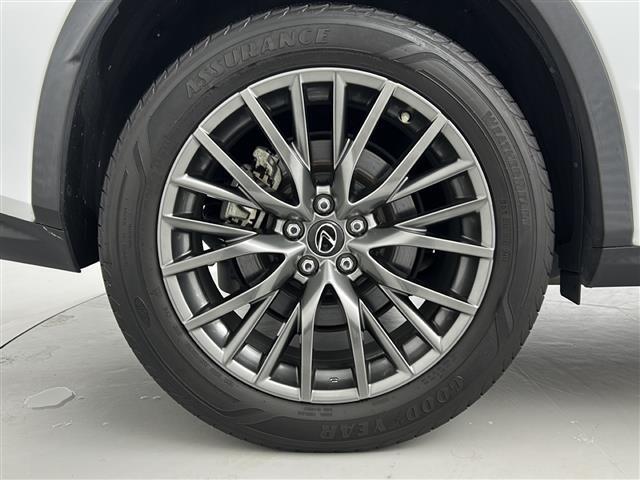 【タイヤ・ホイール】足回りもかっこよく決まってます！社外のアルミやスタッドレスタイヤも取り扱いございます！！ドレスアップもカスタマイズもお任せください！！