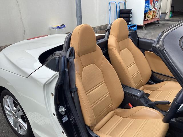 運転席・助手席全体像です