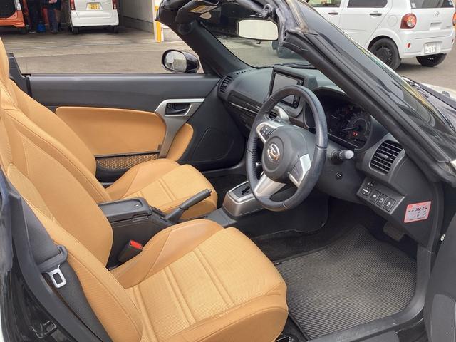 運転席・助手席全体像です