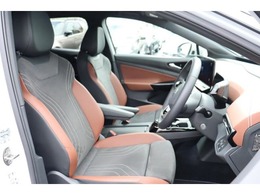 （運転席助手席）安全装備をオプションで追加するのは日本的発想。フォルクスワーゲン車はサイドエアバッグを全車標準で装備しております。