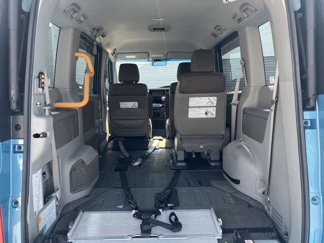 車いす2脚タイプになります。