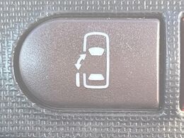 【パワースライドドア】スマートキーや運転席のスイッチでスライドドアの開閉が可能♪電動だから力を入れてドアを開ける必要が無く、小さいお子様でも、重い荷物を持っている時もラクに開け閉めできます♪