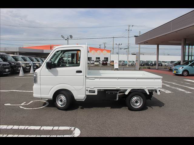 運転するのに必須なのが保険への加入です。常時、保険専任スタッフがいますので入替や見直し、分からない事何でもご相談下さい。