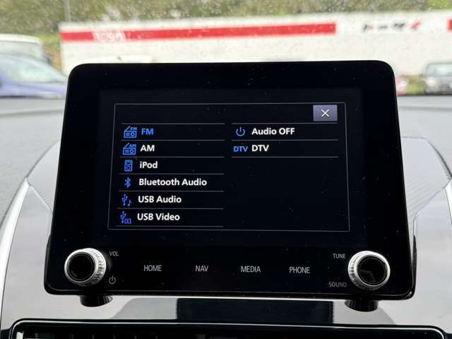 【ナビゲーション】使いやすいナビで目的地までしっかり案内してくれます。各種オーディオ再生機能も充実しており、お車の運転がさらに楽しくなります！！