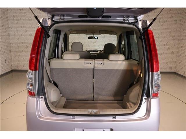 こんなに広い荷室が出来ますよ！背の高い荷物も積めます。リアシートとトランクが繋がっているので、長尺ものでも収納がOK！買い物等で重宝しますよ！