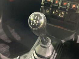 【フロア6速MT】走りの6速MT！！スポーティーな走行をお楽しみいただけます♪