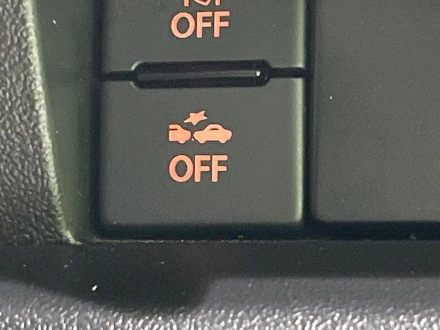 【スズキ　セーフティサポート】走行中に前方の車両等を認識し、衝突しそうな時は警報とブレーキで衝突回避と被害軽減をアシスト。より安全にドライブをお楽しみいただけます。