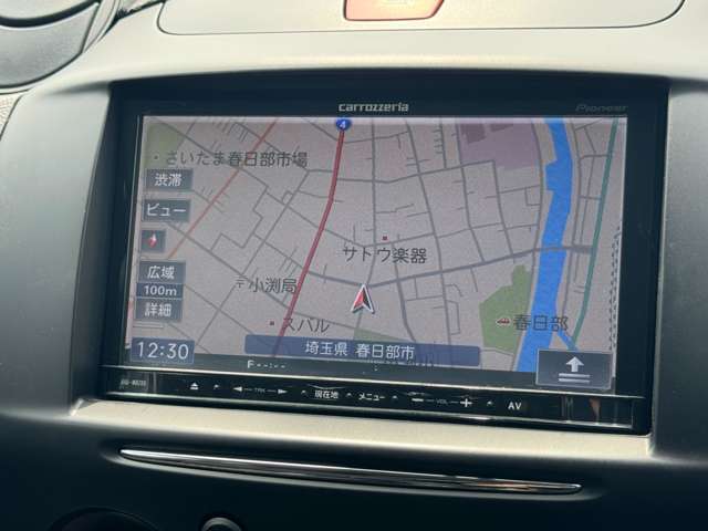 お出かけ時に便利なナビも装備済みです！