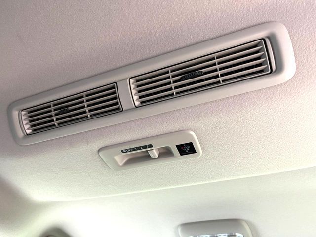 【サーキュレーター】エアコンの風を後部座席まで届けてくれ、広い車内空間でも素早く快適な温度になります♪真夏や真冬に便利な機能です。