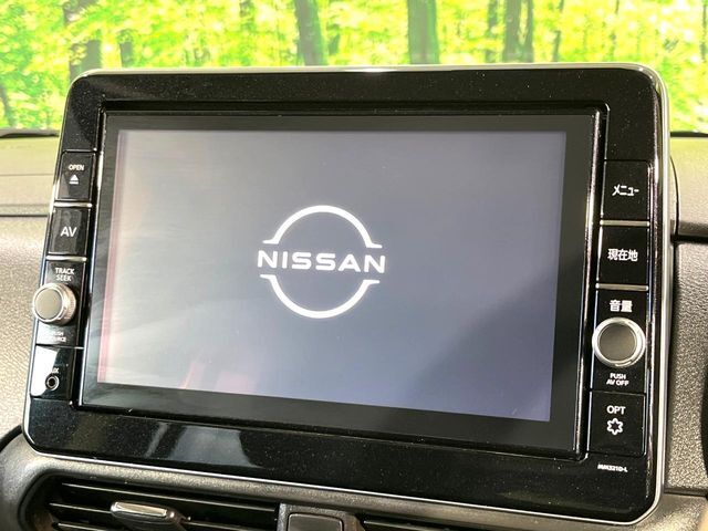 【純正9型ナビ】人気の純正ナビを装備。オーディオ機能も充実しており、Bluetooth接続すればお持ちのスマホやMP3プレイヤーの音楽を再生可能！毎日の運転がさらに楽しくなります！！