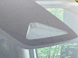 【ホンダセンシング】走行中に前方の車両等を認識し、衝突しそうな時は警報とブレーキで衝突回避と被害軽減をアシスト。より安全にドライブをお楽しみいただけます。