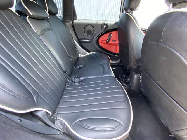 右後部座席の画像です！