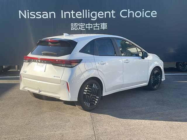 納車前に入念な点検整備をさせていただきます。もちろん全車走行距離無制限のワイド保証付きですので安心してお乗りいただけます。