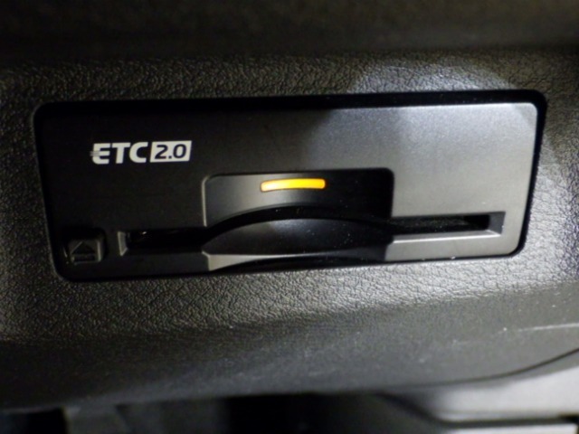【ETC】便利なETC車載器も装備！高速道路の料金所もスムーズに通過できます。今や必須の装備ですね！お客様用にセットアップをしてのお渡しとなります！