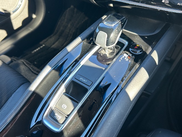 電子制御パーキングブレーキ搭載。