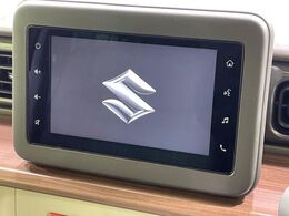 【ディスプレイオーディオ】お持ちのスマホやMP3プレイヤーとの無線接続で音楽再生が可能！コードで繋ぐわずらわしさも無く、手軽にお気に入りの音楽を楽しめます。