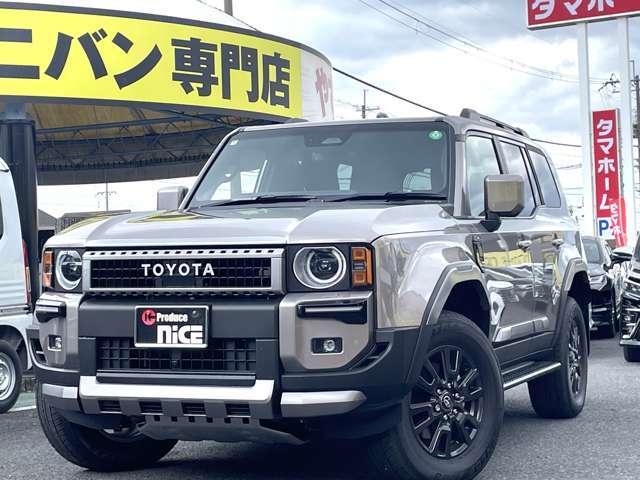 コーナーセンサーをクルマの前後に装備。障害物までの距離に応じてディスプレイ表示と警告音を変えてお知らせ。縦列駐車時や駐車場・車庫などでの取り回しをサポートします。
