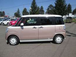 トヨタ車をメインに、人気のハイブリッド車はもちろん、軽自動車からコンパクトカー、ミニバン、SUVなど様々な車種をご用意しております！展示車価格は支払総額表示ですのでご安心ください！