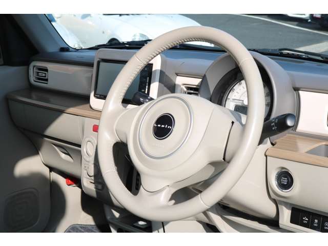 当社は程度のよいお車をできる限り安く販売するように仕入れに力を入れております。ご希望のお車がございましたら是非お問い合わせください。