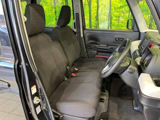 運転席シート廻りは使用感も少なく、良好な状態となっています。丁寧に使われていたことがよくわかりますね。