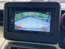 【バックカメラ】駐車時に後方がリアルタイム映像で確認できます。大型商業施設や立体駐車場での駐車時や、夜間のバック時に大活躍！運転スキルに関わらず、今や必須となった装備のひとつです！