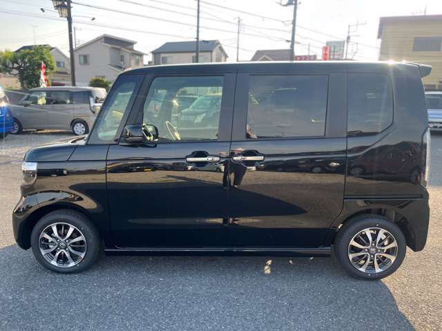 軽自動車の中で大型のスライドタイプになります。人の乗り降り、荷物の積み降ろしがラクラク！お子様がいるご家族にピッタリのタイプです。