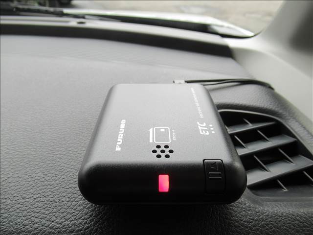 【ETC】ETC付き車両。高速道路を使う際にETCカードがあればスムーズに走行が可能になります。