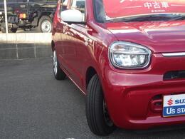 明るく省電力なLEDヘッドランプにオートライトも標準装備です。