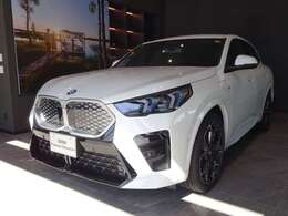 弊社のお車をご覧頂き、ありがとうございます。弊社はBMW正規販売店でございますので、ご納車前点検、お車の保証も車両価格に含まれており、ご納車後も安心してお乗り頂けます。全国にご納車が可能でございます。