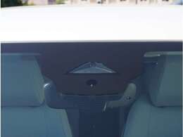 【アクティブセーフティブレーキ】前方の車両や障害物を検知し、ドライバーが回避操作を行わない場合に自動的にブレーキを作動させます。