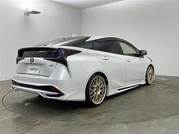 ・オートマチックハイビーム・横滑り防止装置・革巻ステアリング・ステアリングスイッチ・ギャルソンシートカバー・オートライト・純正フロアマット