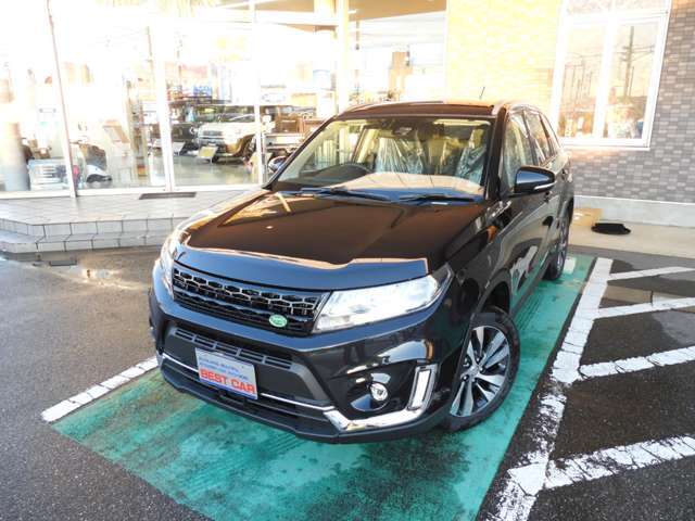 当店限定☆スタイリッシュなビターラグリルエンブレム☆8インチナビ☆バックカメラ☆ETC☆ハイブリッド4WD☆最後の一台☆