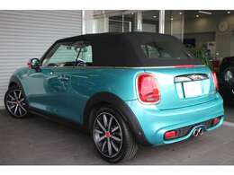 外装色はカリビアンアクアです。