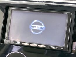 【純正ナビ】人気の純正ナビを装備。オーディオ機能も充実しており、Bluetooth接続すればお持ちのスマホやMP3プレイヤーの音楽を再生可能！毎日の運転がさらに楽しくなります！！