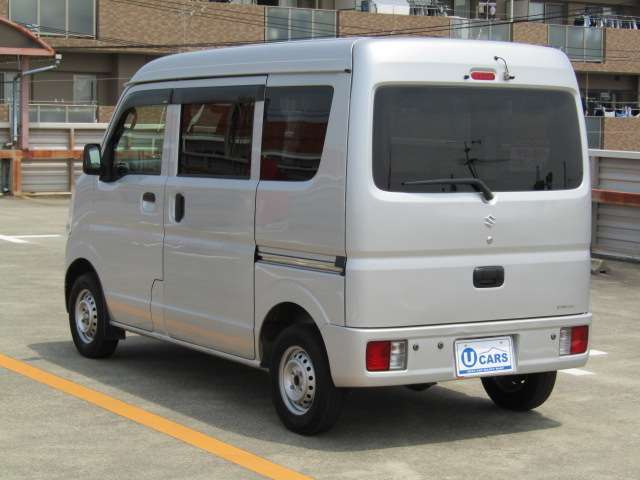 女性の方、中古車の購入は初めてなど、お車に詳しくない方でもご安心ください。ご満足のいくお車探しをお手伝いできるよう経験豊富なスタッフがご対応致します。