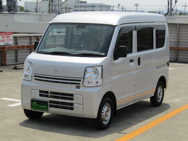 店示場に並んでいるお車は、経験豊富なスタッフがチェックし、問題のないお車だけを厳選して店頭にて展示販売しております。ご安心してお選びください。