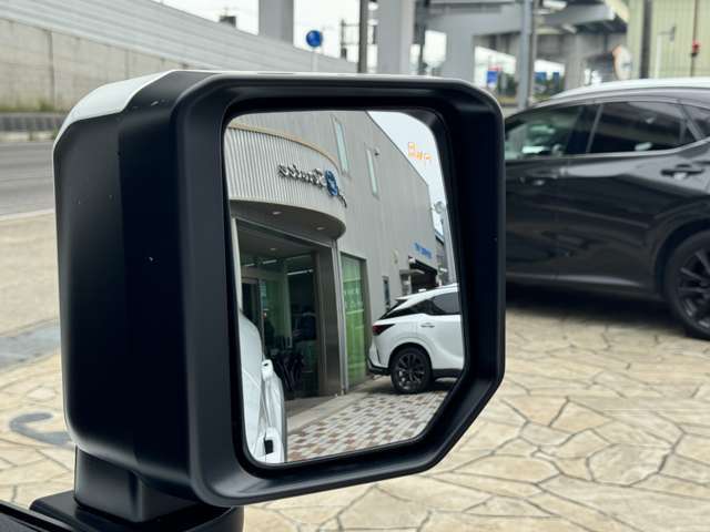 電動格納機能やブラインドスポットモニターが搭載☆電動格納ミラーは駐車時の衝突リスクを減らし、便利さを向上させております☆彡ブラインドスポットモニターは死角を監視し、車線変更時の安全をサポートします☆彡