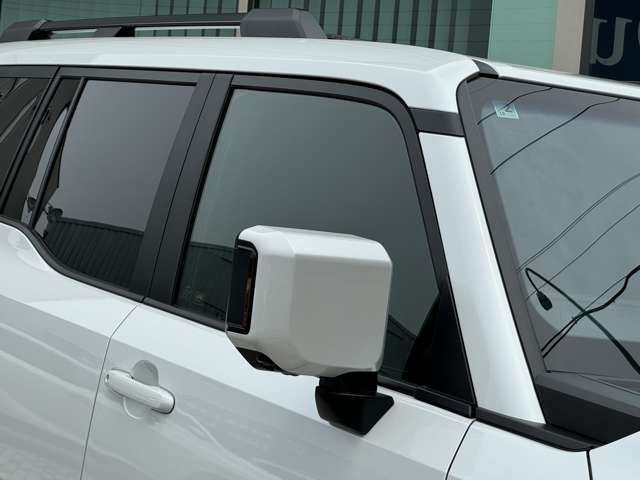 電動格納機能やブラインドスポットモニターが搭載☆電動格納ミラーは駐車時の衝突リスクを減らし、便利さを向上させております☆彡ブラインドスポットモニターは死角を監視し、車線変更時の安全をサポートします☆彡