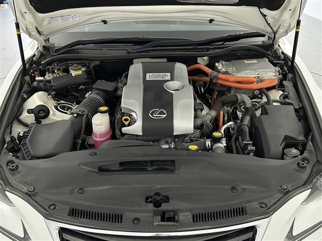 【エンジンルーム】エンジンの調子は良好です！有償ですがご納車前にはしっかりとオイル交換・その他油種類の点検補充をさせて頂きます。また、ガリバーでは修復歴のある車は販売いたしません。