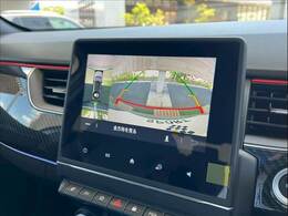 「アラウンドビューモニター」を装備で駐車が苦手な方でも安心です。