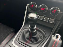 【フロア6速MT】走りの6速MT！！スポーティーな走行をお楽しみいただけます♪