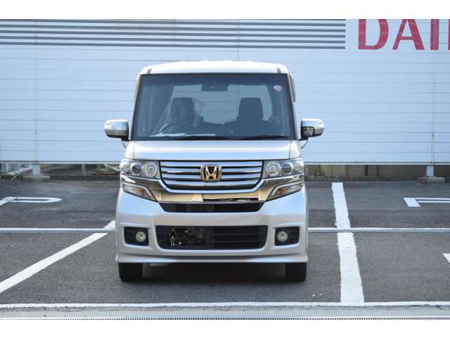 ご納車時はお引き取りをお願いしております。陸送をご希望の際は詳細ご住所をお聞きして別途算出させて頂きます。