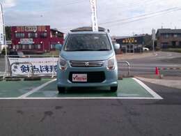 大きなSのマークの看板が目印です。スズキのお車をお探しなら長くお付き合い頂けるスズキアリーナ石岡にご相談くださいませ。お待ちしております。