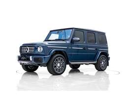 【メーカーオプション】●AMGラインパッケージ1,370,000円　●マヌファクトゥーアプログラムプラス1,358,000円　●ボディ同色スペアタイヤリング190,000円