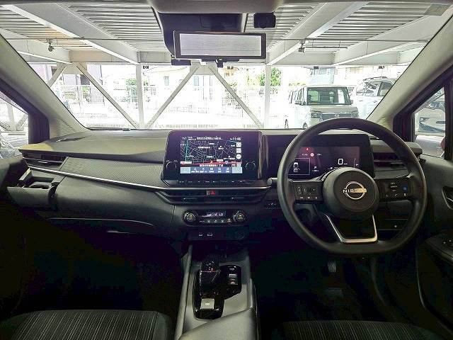 アイポイントが高く見晴らしの良い運転席です！