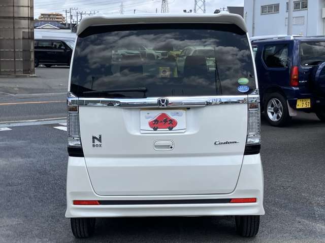 愛車をいつまでも美しく♪ ボディコーティングも承っております。ワックス不要、水洗いだけで簡単に汚れが落とせます♪　お車のご購入と同時の施工をオススメ☆